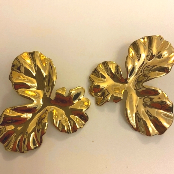 NWT gold plated clover leaf earrings Big Metal London Earrings, brand-new in box - Picture 6 of 12